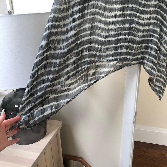 Ronen Chen ‘Emma’ oversized drape Top in Neptune Print (tiedye grey/black/white) - Picture 9 of 13